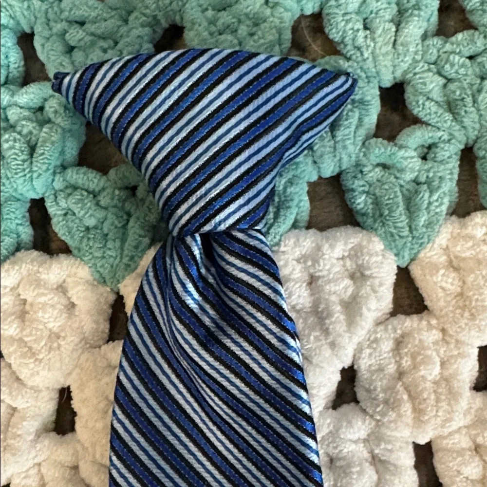 Cat & Jack Blue and Black Striped Tie Boys Sz 8 / 10